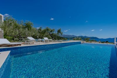 Amazing Luxury Beachfront Villa with Heated Pools Dubrovnik Riviera