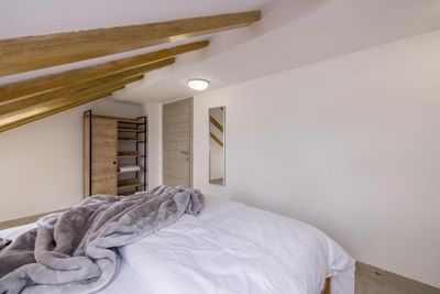 Beautiful Holiday Apartment in island Brac, Splitska