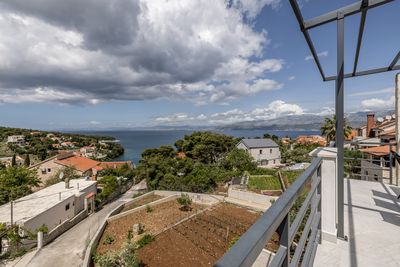 Beautiful Holiday Apartment in island Brac, Splitska