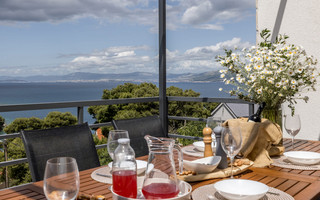 Beautiful Holiday Apartment in island Brac, Splitska