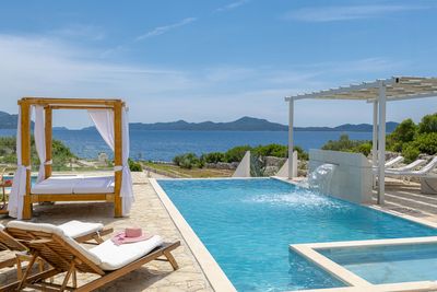 Amazing Luxury Beachfront Villa with Heated Pools Dubrovnik Riviera