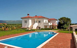Luxury villa with pool Rakalj