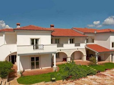 Luxury villa with pool Rakalj 25