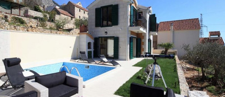 Exclusive villa with pool Makarska