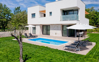 Luxury Villa with Pool near Umag