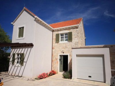 Lumbarda Holiday House with Beautiful Sea Views near Beach