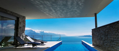 Modern Villa with Heated Infinity Pool and Impressive Panoramic Sea View