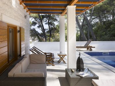 Exclusive villa with pool in Rogac, Island Solta 