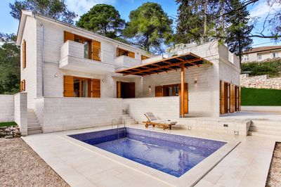 Luxury sea view villa in Rogac, Island Solta