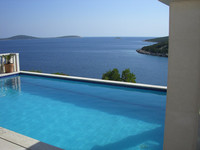 Beautiful Three Bedroom House with Swimming Pool near Trogir